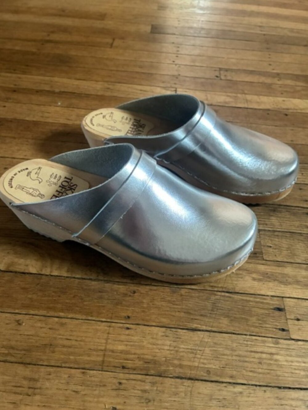Silver Skåne Toffeln Clogs - NEW 39